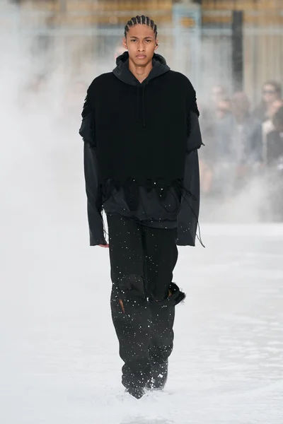 Look 40